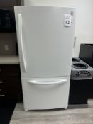 KENMORE REFRIGERATOR MODEL 795.68272.900