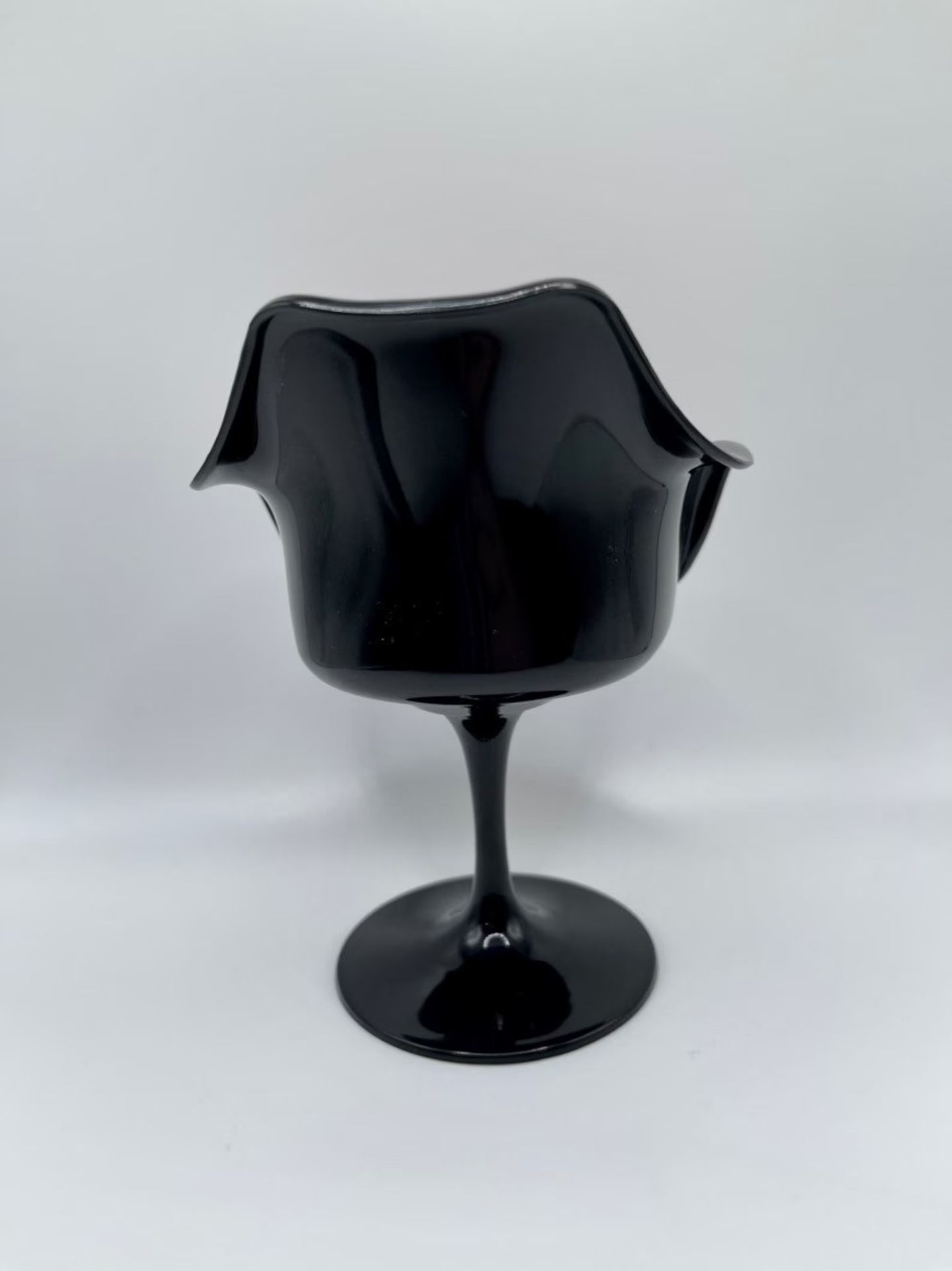 Pair of Tulip Chairs, 1/6 Scale Desk Display - Image 4 of 7
