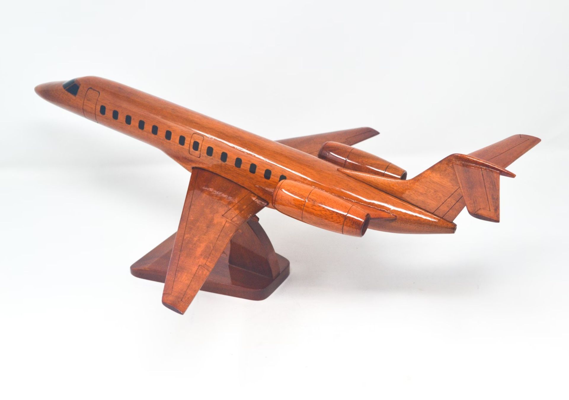 Embraer ERJ135 Wooden Scale Desk DIsplay - Bild 3 aus 4
