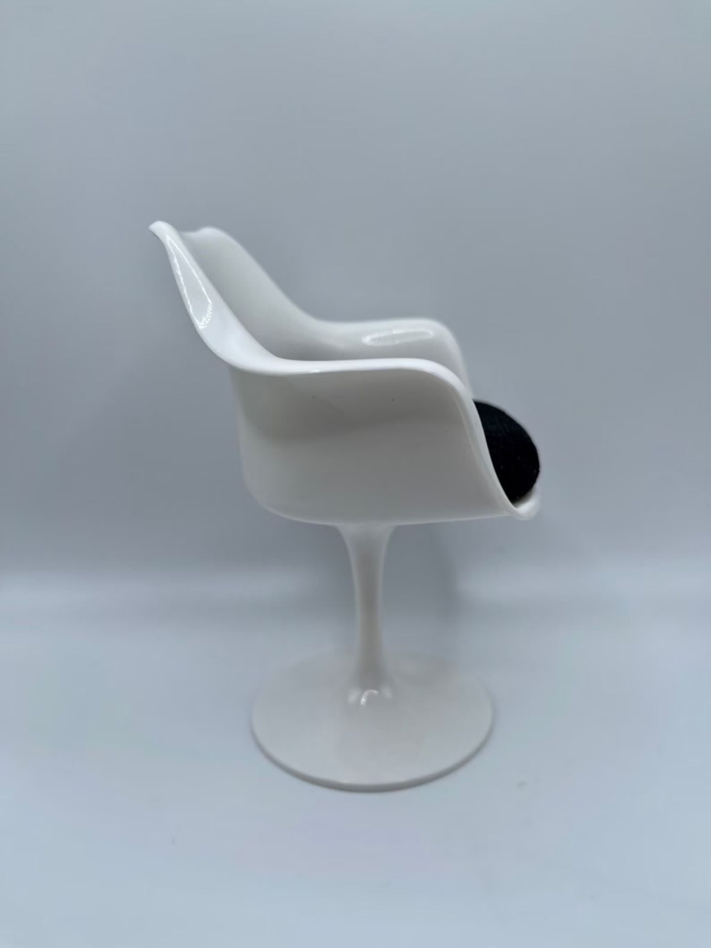 Pair of Tulip Chairs, 1/6 Scale Desk Display - Image 6 of 7