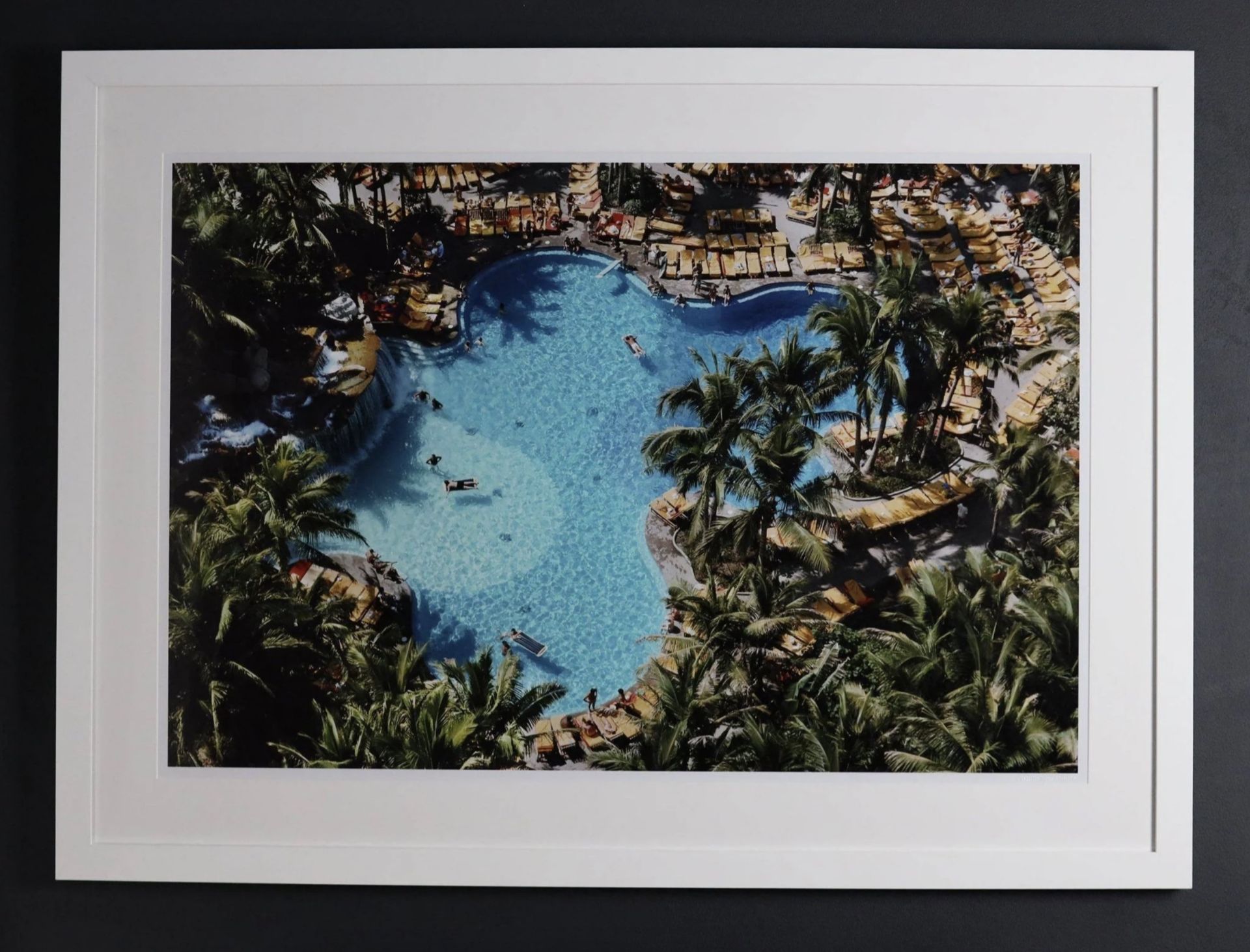 Slim Aarons "Princess Hotel, Swimming Pool, Acapulco, Mexico, 1975" C Print - Bild 2 aus 2