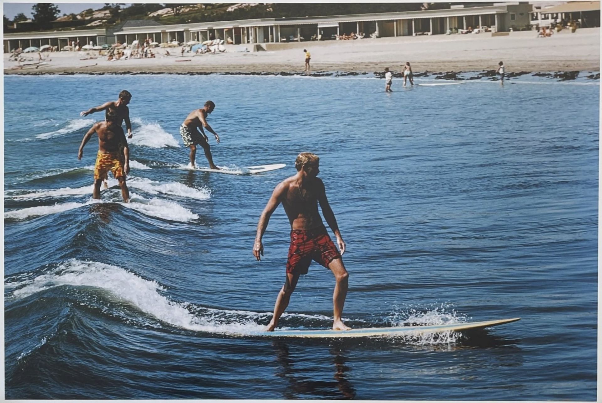 Slim Aarons "Surfing Brothers, Baileys Beach, 1965" C Print - Bild 2 aus 4