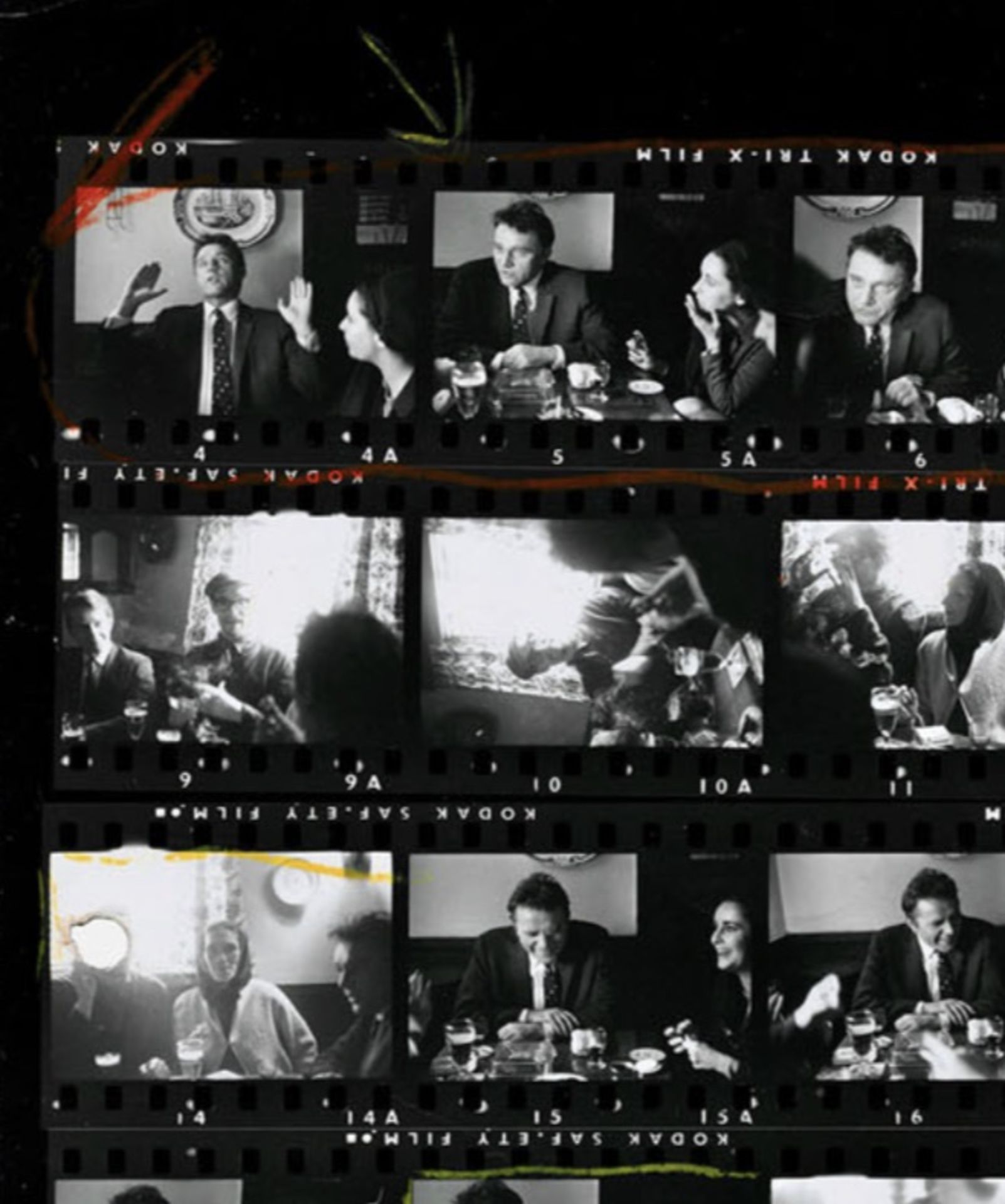 Eve Arnold "Elizabeth Taylor, Richard Burton, Pub, Shepperton, 1963" Contact Sheet - Bild 3 aus 5