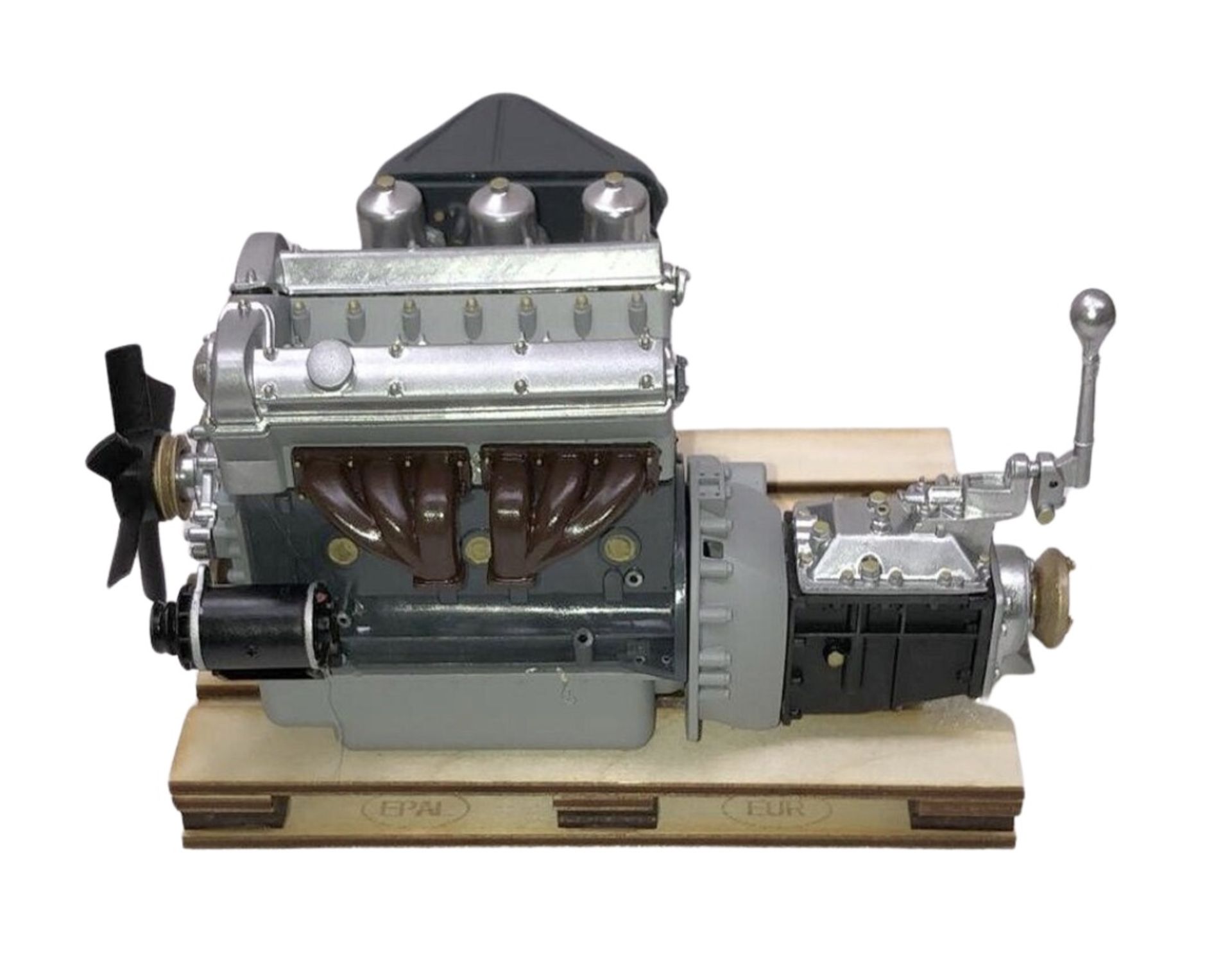 Jaguar E Type 1/18 Scale Model Engine Desk Display - Image 2 of 5