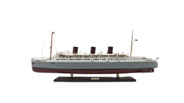 SS Queen of Bermuda Wooden Model Desk Scale Display