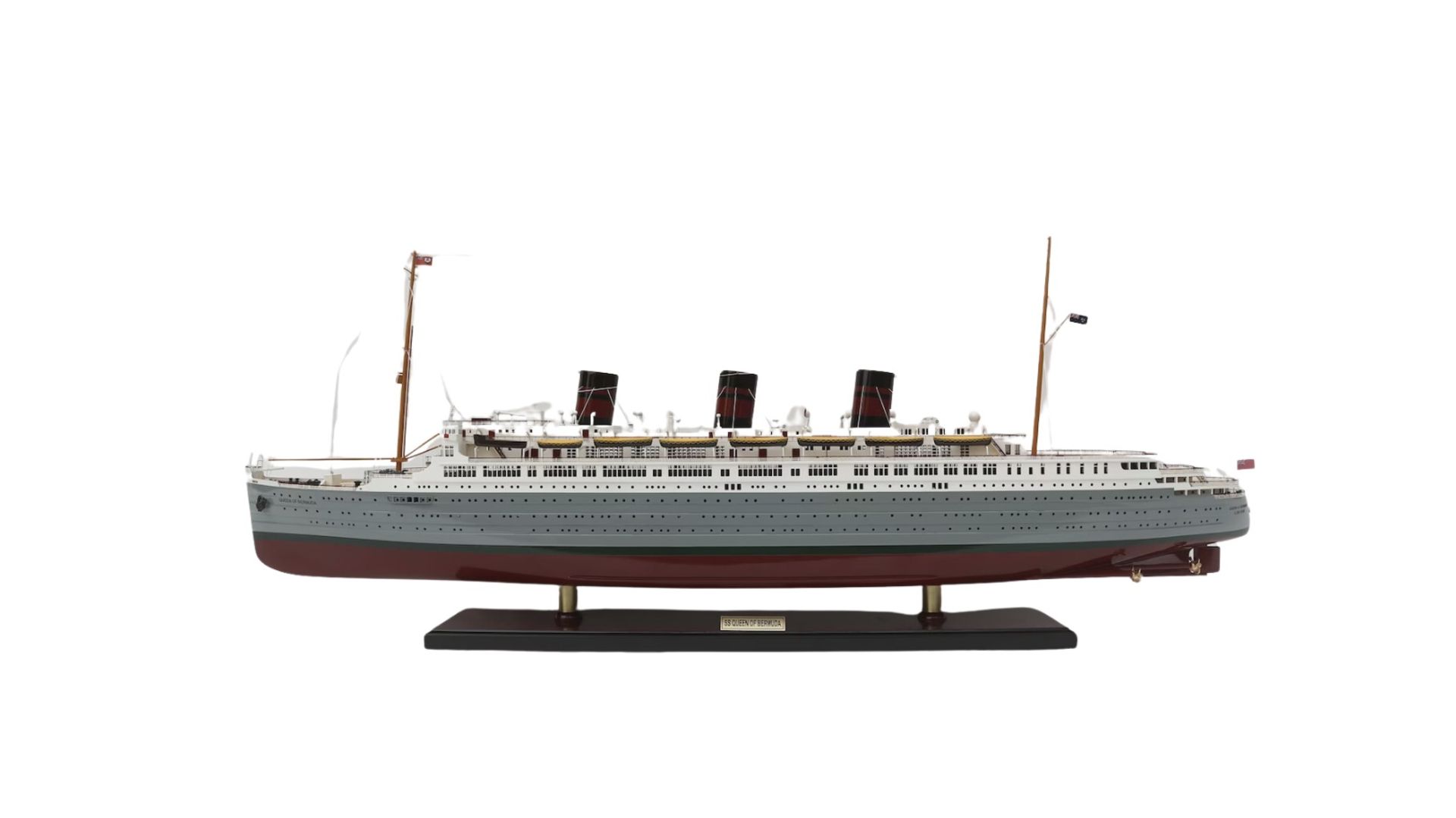 SS Queen of Bermuda Wooden Model Desk Scale Display