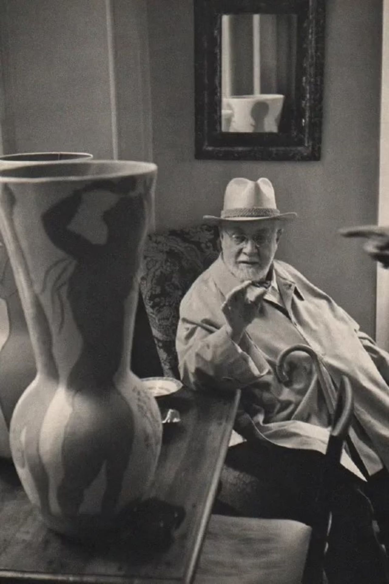 Henri Cartier-Bresson - Matisse with Picasso Vase