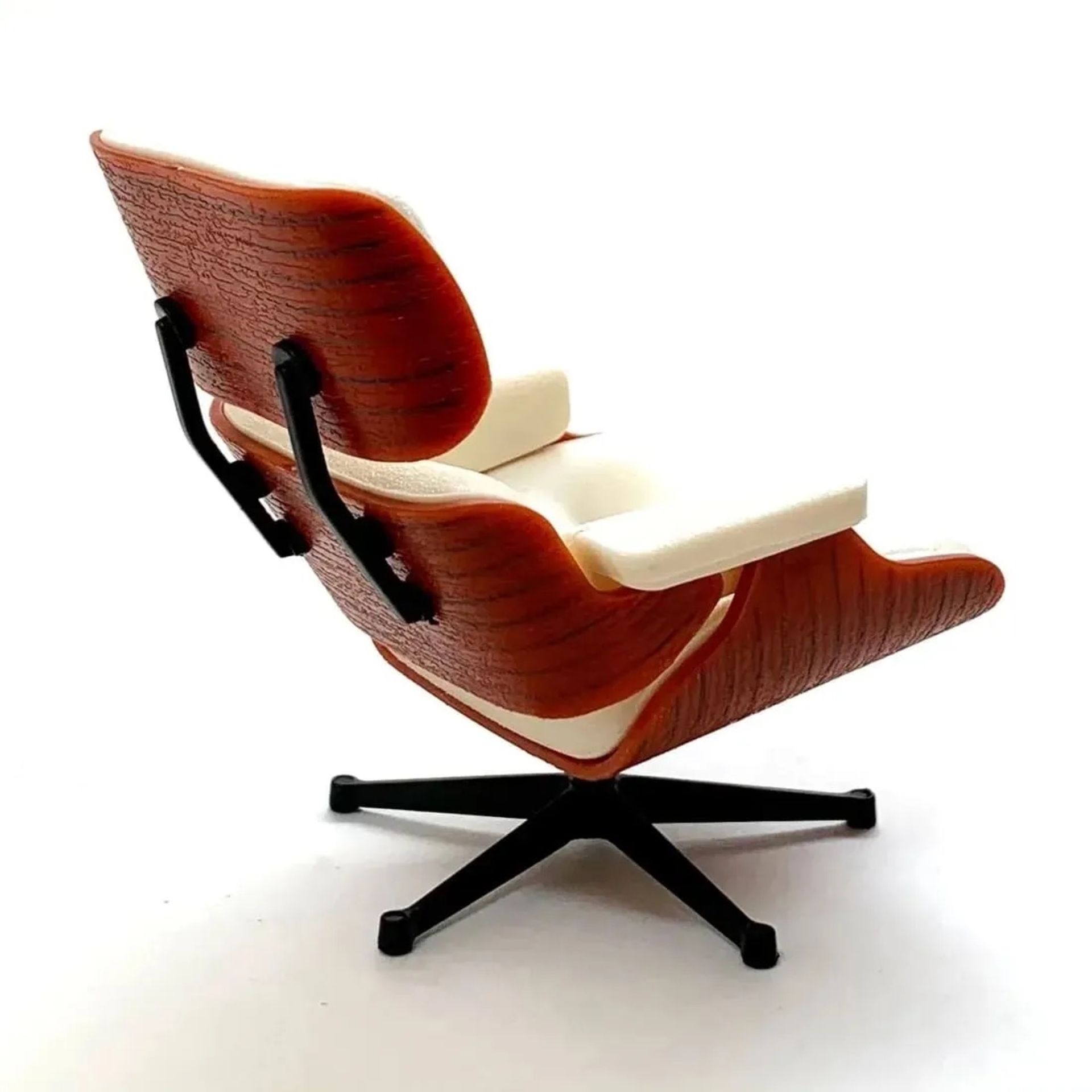 Eames White Lounge Chair Desk Display - Bild 3 aus 4