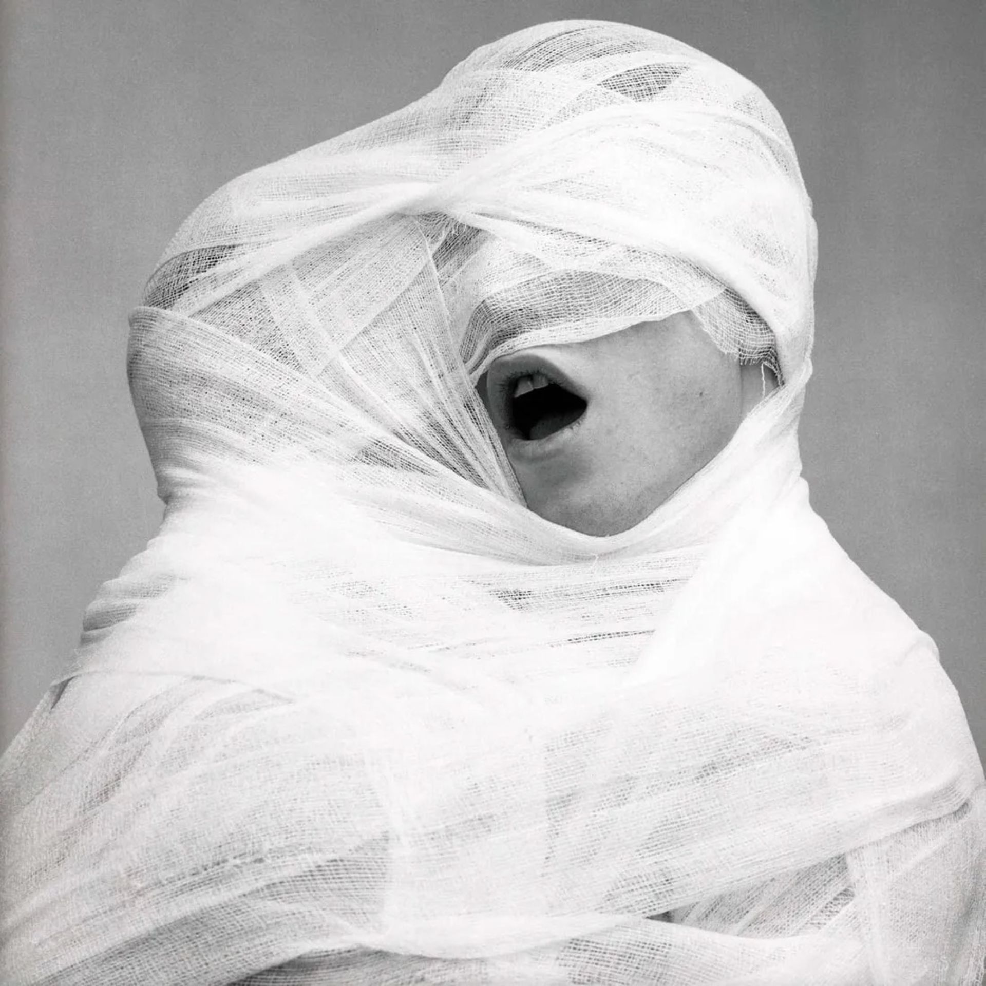 Robert Mapplethorpe "White Gauze, 1984" Print - Bild 2 aus 4