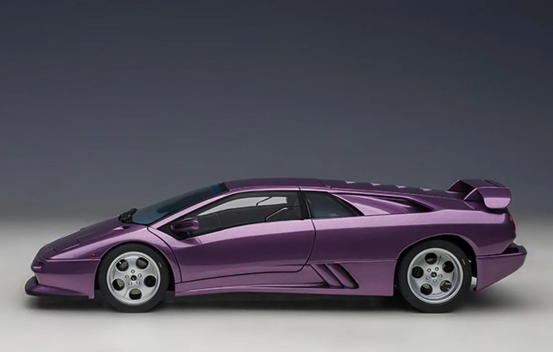 Lamborghini Diablo SE30 Jota Scale Model (1:18) - Image 3 of 8
