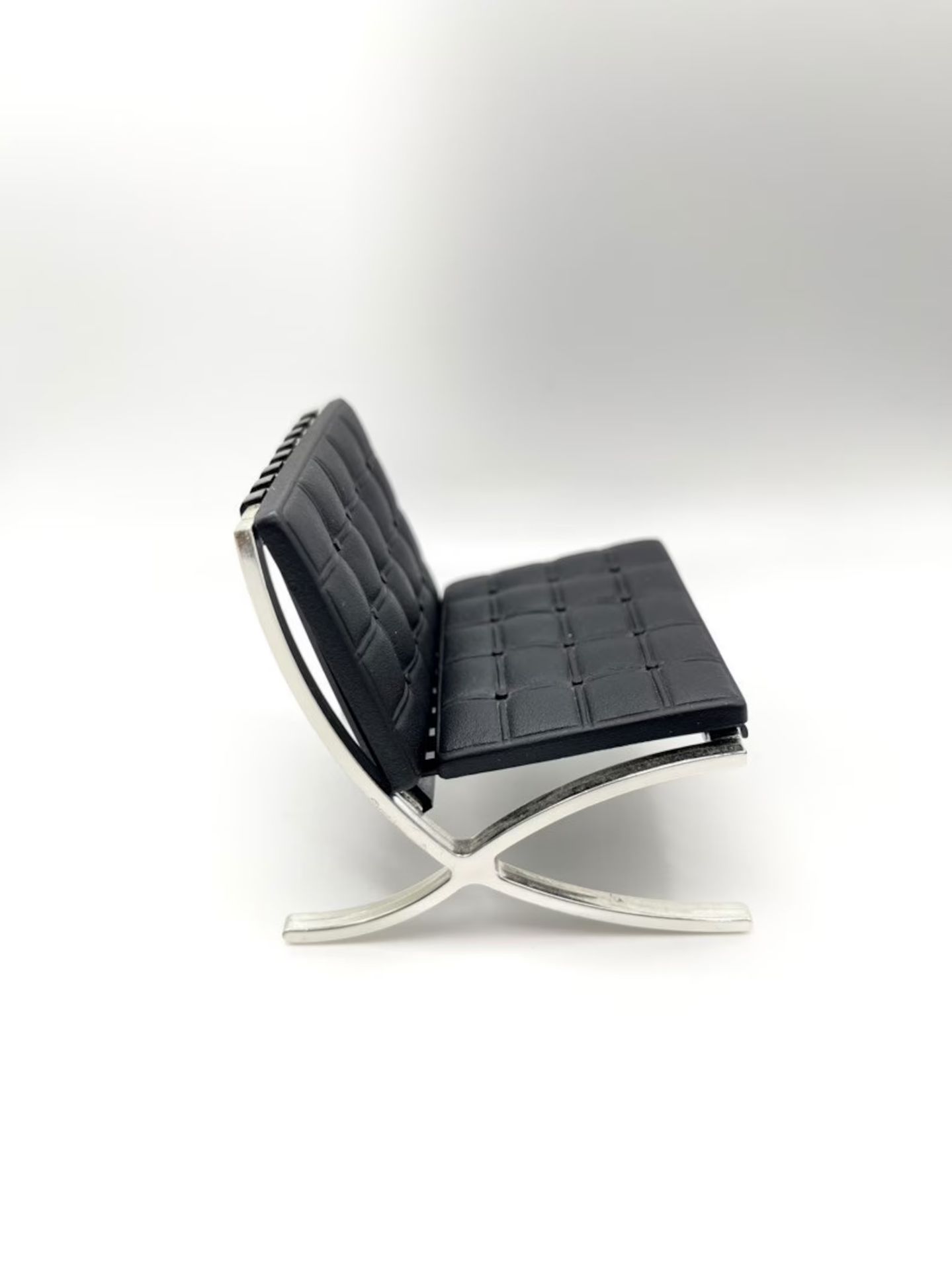 Barcelona Chair Desk Display Model - Bild 2 aus 5