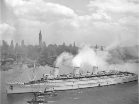 World War II, Queen Mary, New York Harbor Print