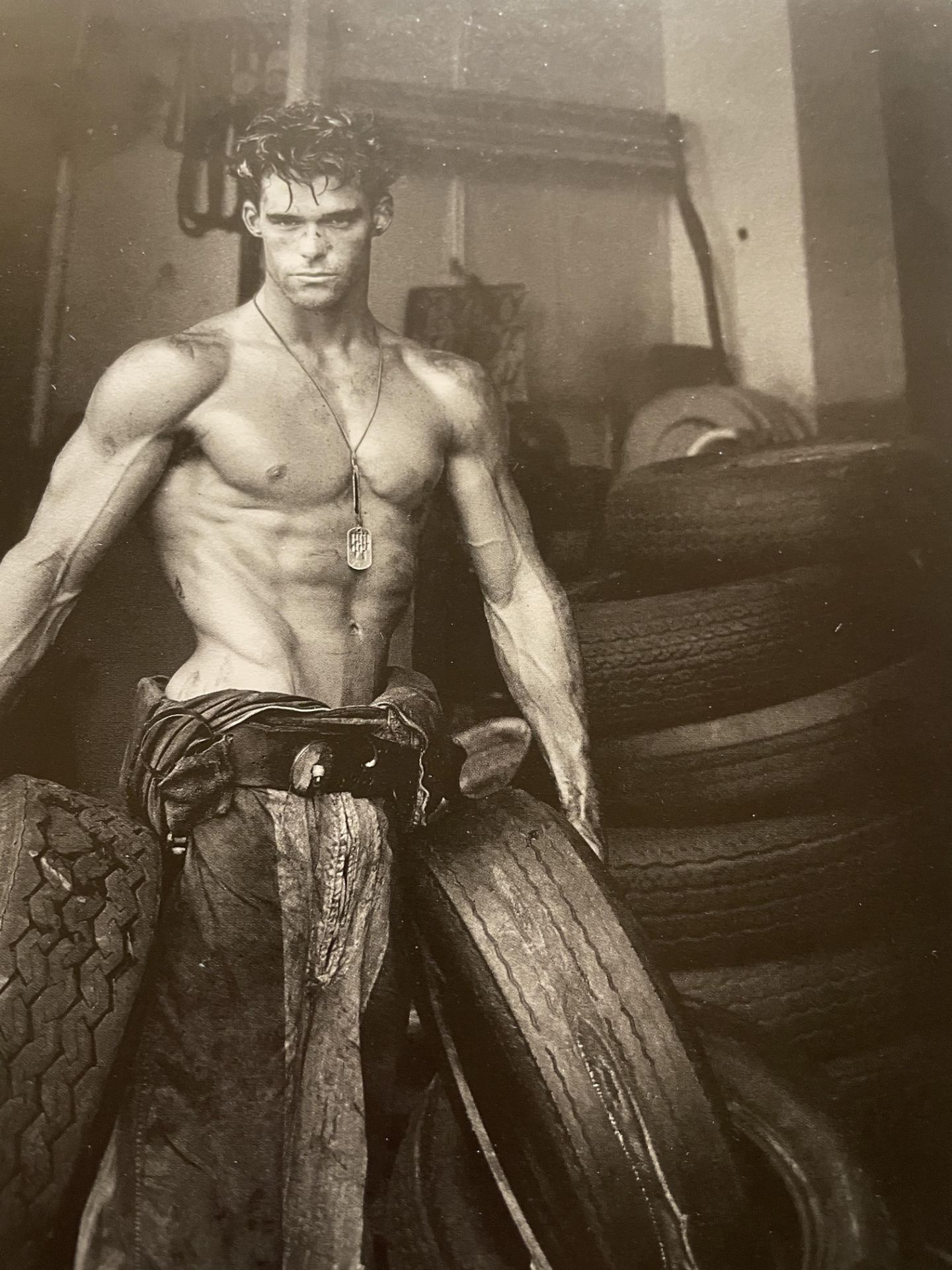 Herb Ritts "Fred With Tires, 1984" Print. - Bild 2 aus 6