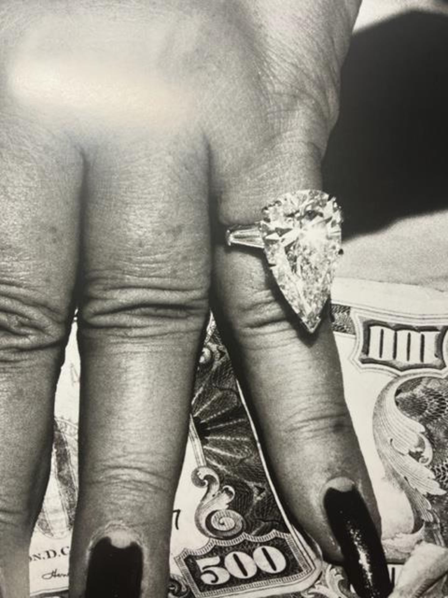 Helmut Newton "Fat hand and dollars" Print. - Bild 3 aus 6