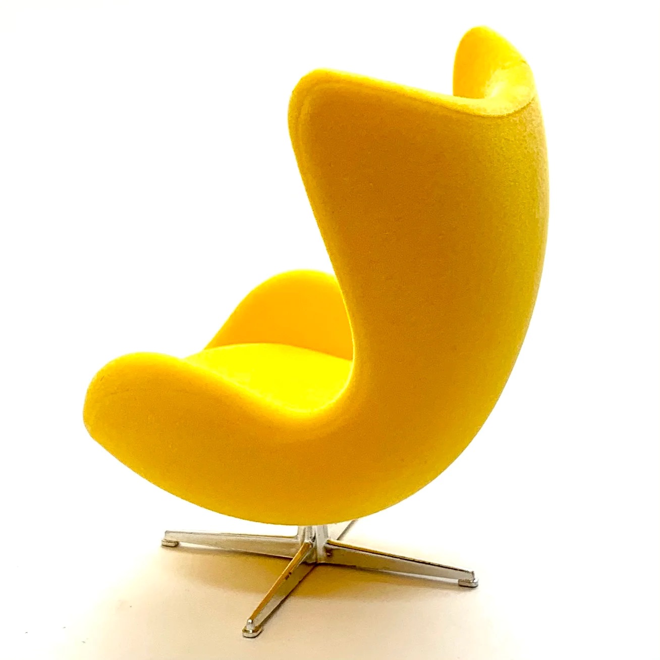 Arne Jacobsen Egg Chair Desk Display - Image 3 of 5