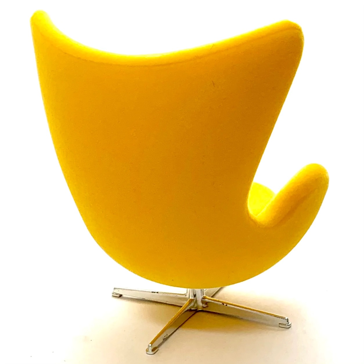 Arne Jacobsen Egg Chair Desk Display - Image 4 of 5