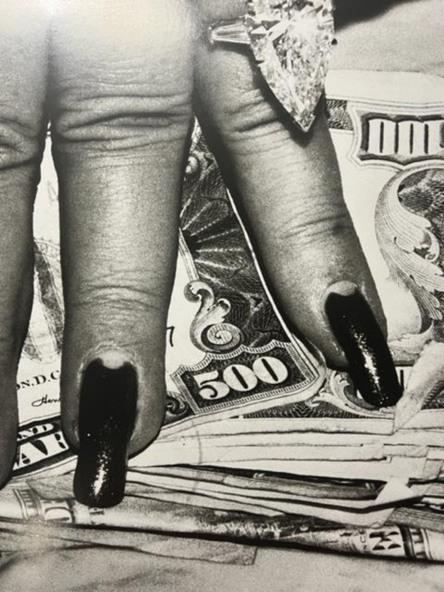 Helmut Newton "Fat hand and dollars" Print. - Bild 4 aus 6