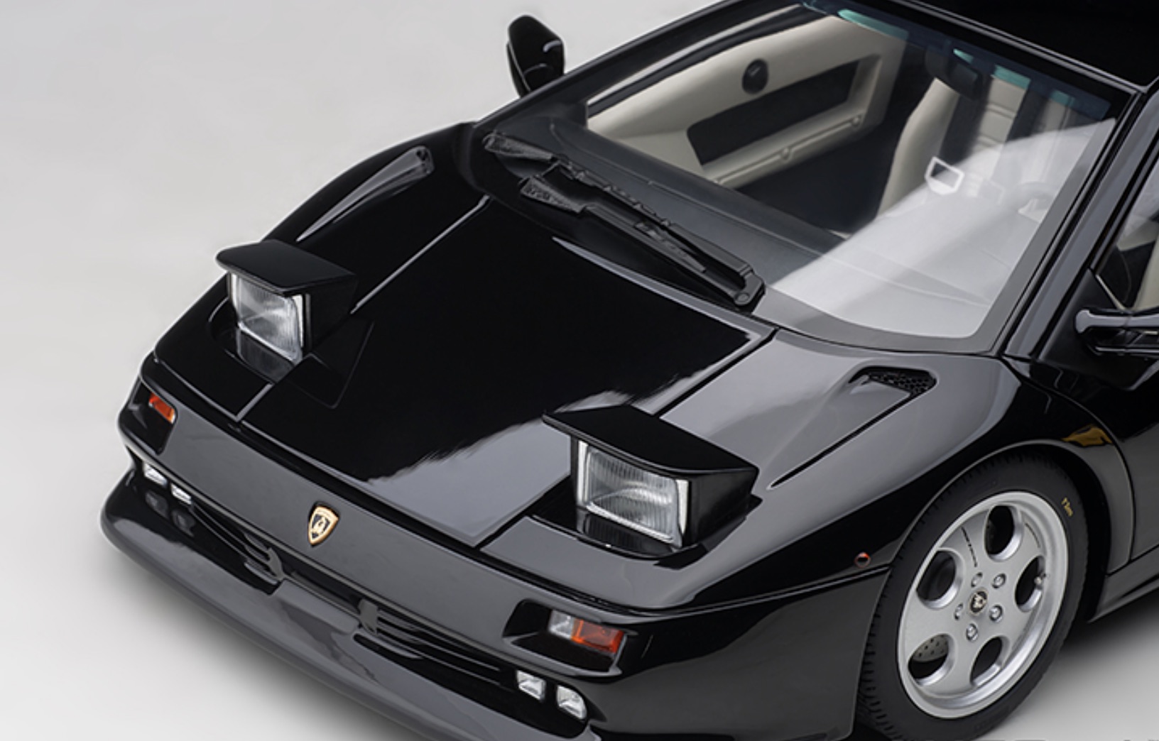 Lamborghini Diablo SE30 Scale Model - Image 2 of 6