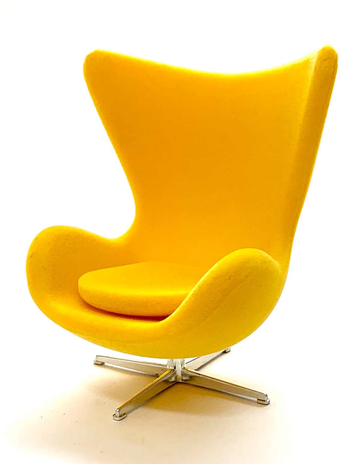 Arne Jacobsen Egg Chair Desk Display