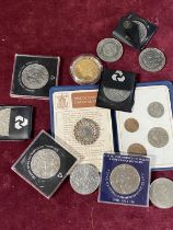 A job lot of assorted commemorative coins etc