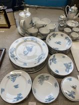 A large Narumi Ming dinner service. Shipping unavailable