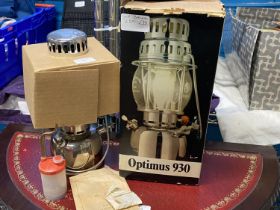 A boxed Optimus 930 paraffin lamp