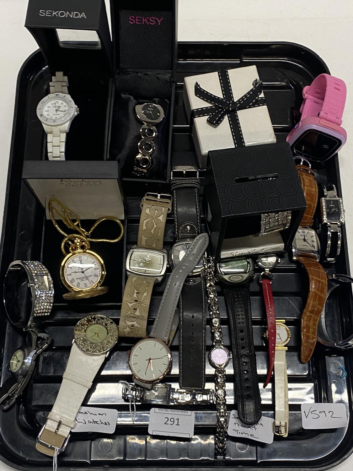 A job lot of assorted dress and fashion watches including Sekonda etc