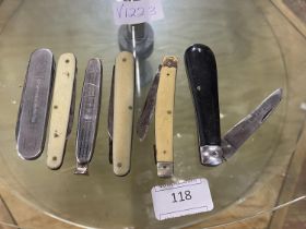 A selection of assorted vintage pen knives