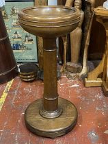 A antique Victorian Oak font h87cm, shipping unavailable