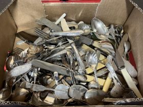 A job lot of vintage flatware