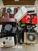 A selection of vintage cameras including a Polaroid Land camera (untested)