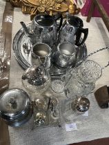 A job lot of assorted metal wares . No shipping