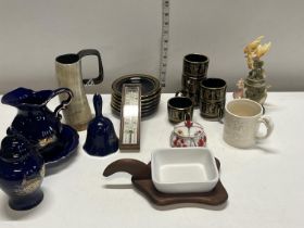 A job lot of misc collectables