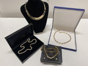 A job lot of quality assorted gold tone jewellery and other