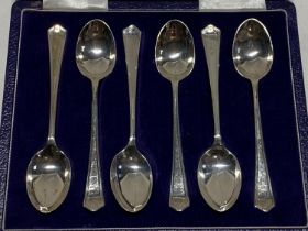 A cased set of six hallmarked silver teaspoons
