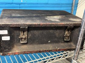 A large US Navy WW2 period ammunition box 53x37x20cm. No shipping