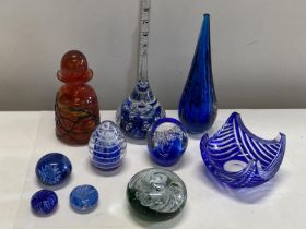 A job lot of assorted art glass and paperweights including Mdina
