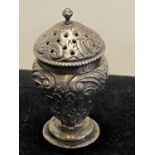 A hallmarked for Sheffield 1800 small silver pepperette, maker unknown, 19g