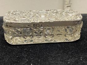 A hallmarked for Birmingham 1901 silver lidded trinket box, net weight of silver 13g, maker HH&S