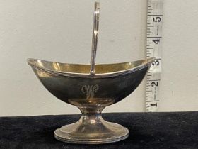 A hallmarked for London 1878 silver handled basket with monogram to one side, maker unknown, 85g