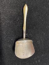 A hallmarked for Birmingham 1806 Georgian caddy with MOP handle, maker unknown, 7g
