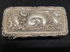 A hallmarked for Birmingham 1908 silver topped trinket box, net silver weight 10g, maker AWP