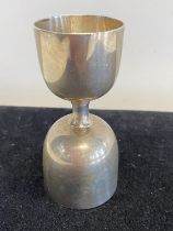 A hallmarked for Birmingham 1907 silver spirit measure by Deakin & Francis, 70g