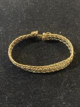 A 9ct gold bracelet 11.71g. Chain length 20cm overall.
