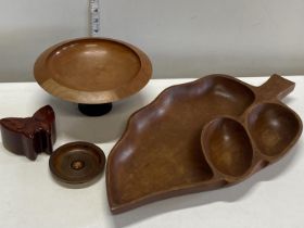 A selection of assorted treen items