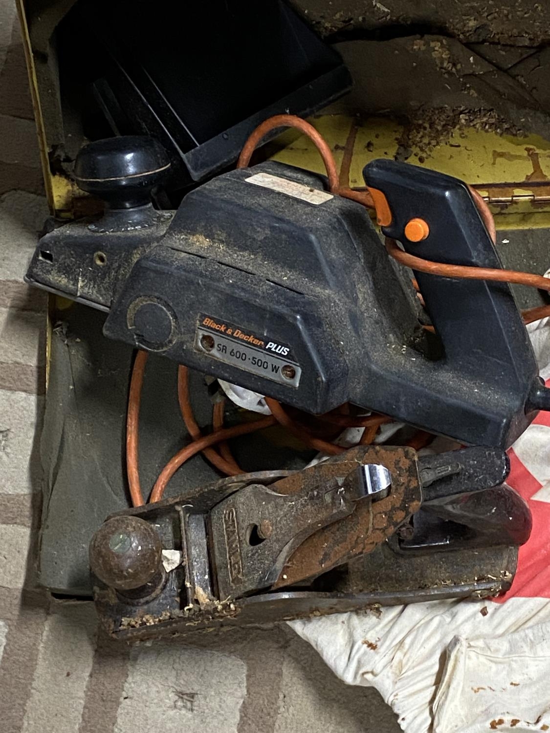 A box 240v electric sander (untested), and Stanley plane, shipping unavailable