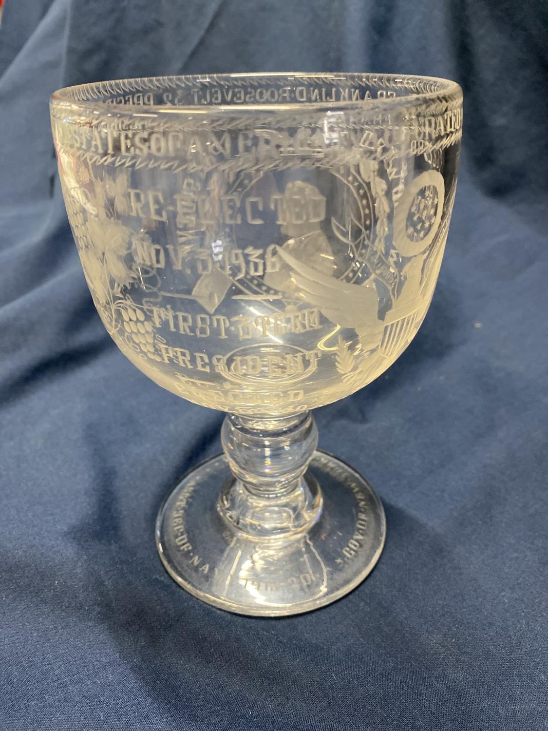 A large American limited edition glass chalice celebrating Franklin D Roosevelt 32nd President of - Image 2 of 4