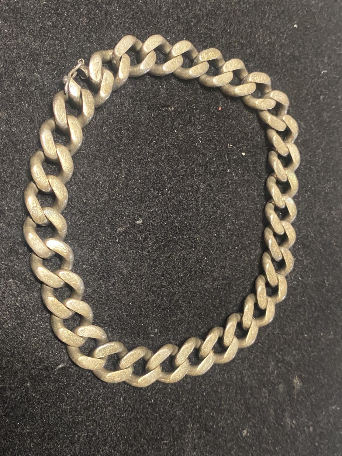 A 925 silver curb bracelet 44g