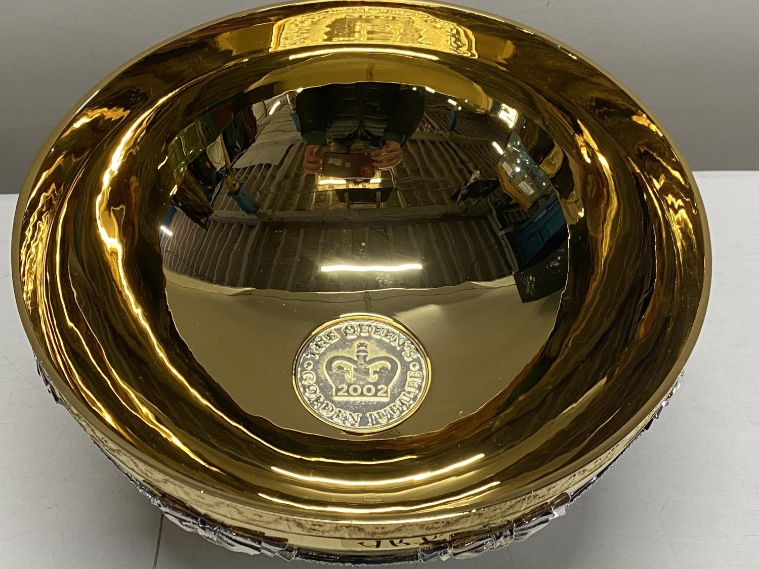 A boxed Arthur Price limited special edition silver plated bowl commemorating HM the Queen Golden - Image 2 of 5