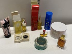 A job lot of assorted cosmetics